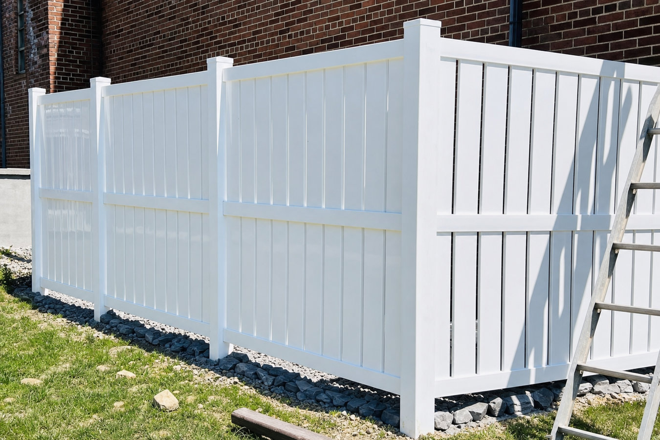 Vinyl fence installation in Oakley, CA